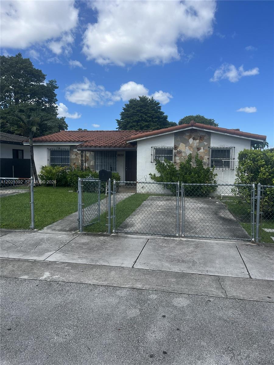 8835 Sw 27th Street Property Photo 1