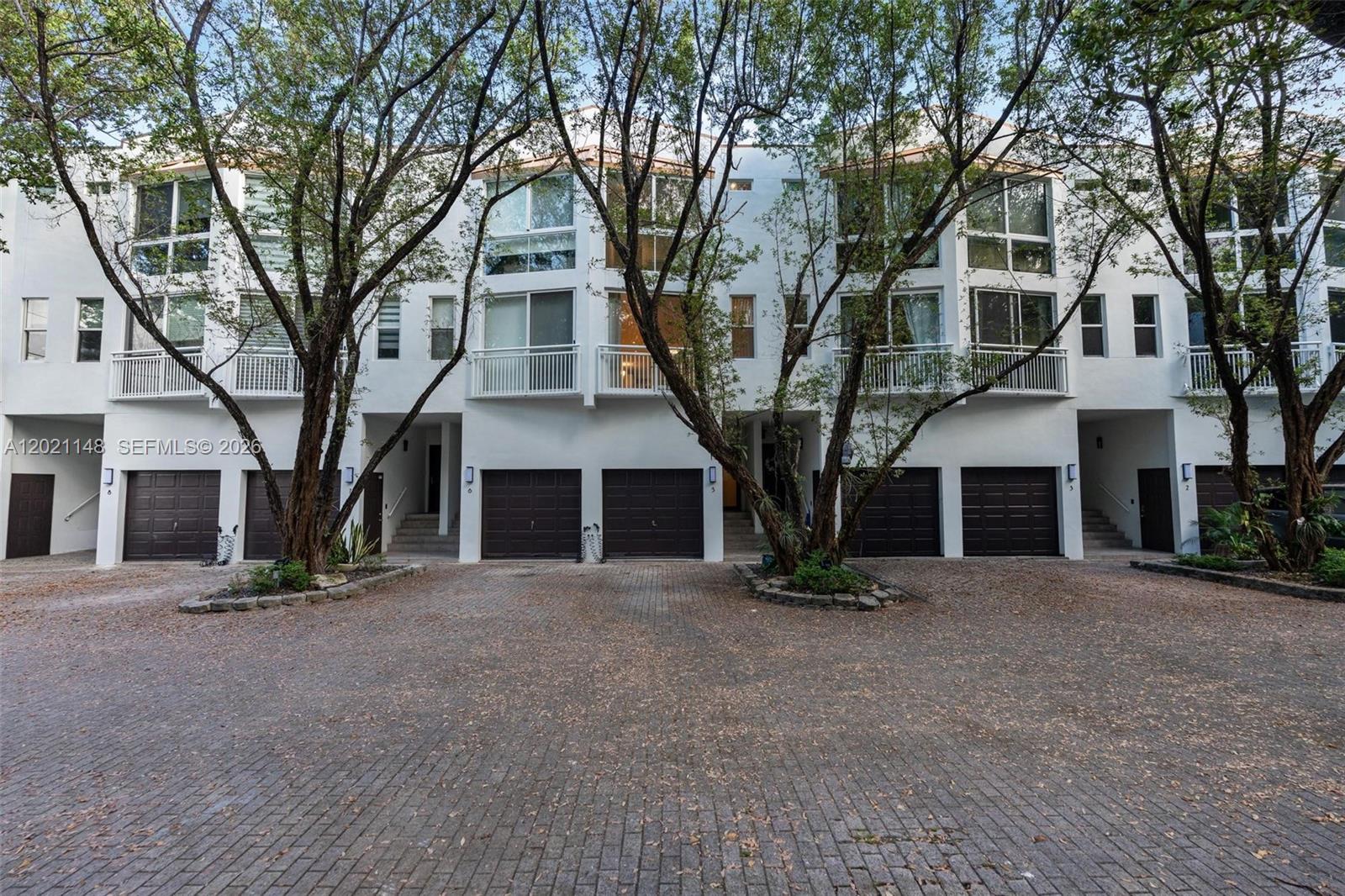 325 Meridian Avenue 5