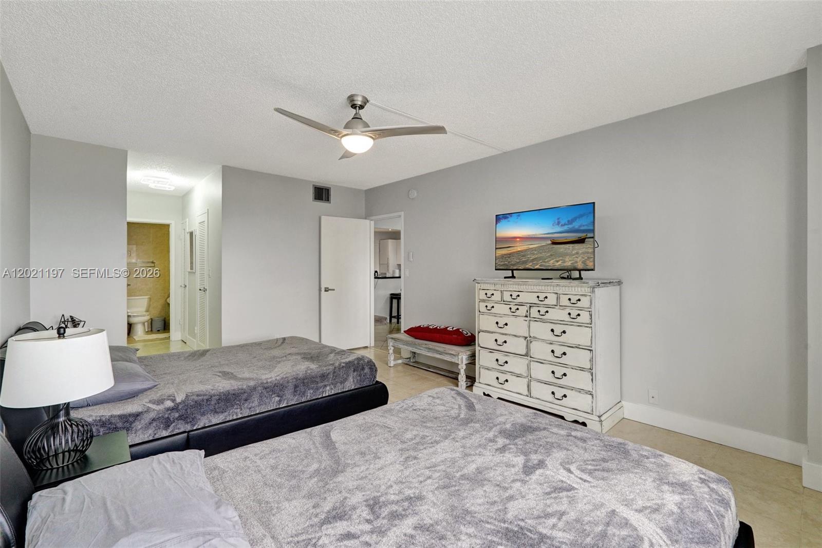3725 S Ocean Drive 812 Property Photo 16