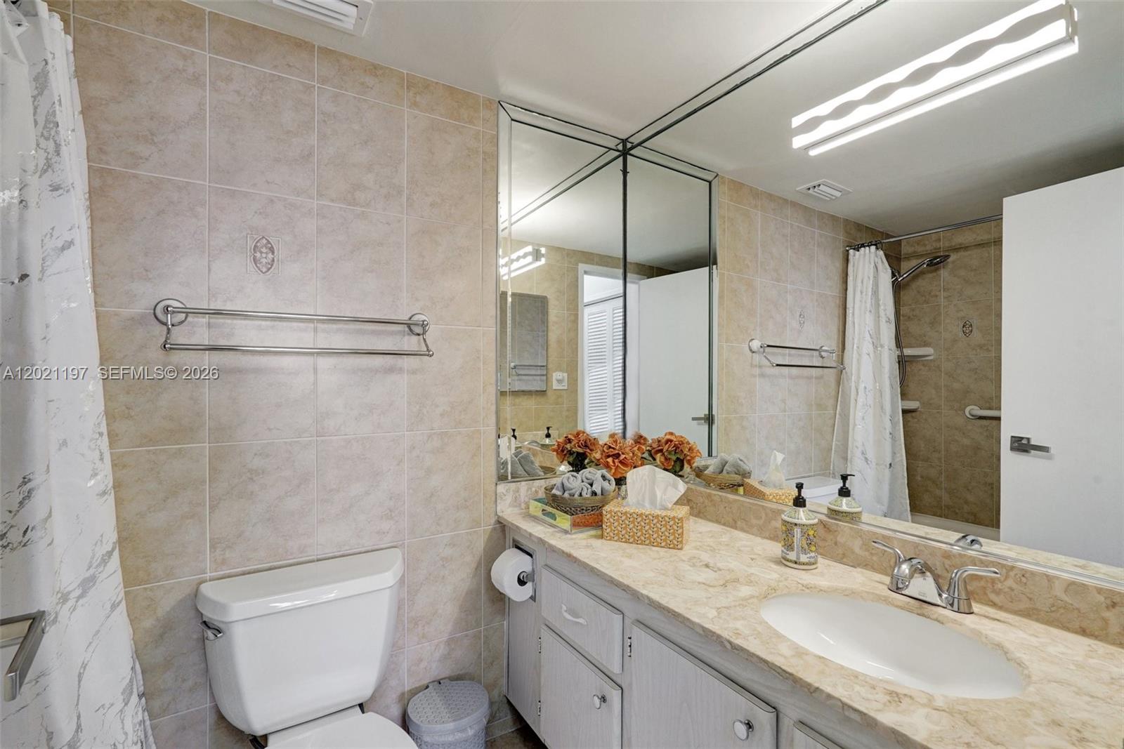 3725 S Ocean Drive 812 Property Photo 18