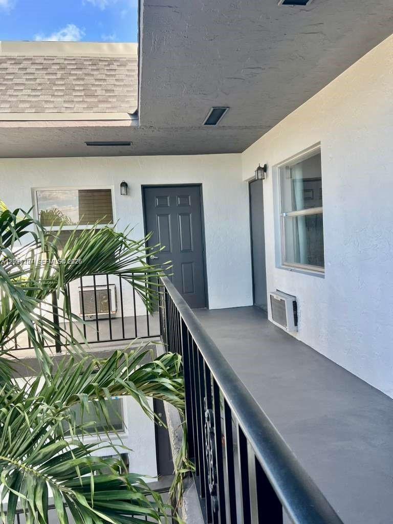 1100 Ne 9th Avenue 305 Property Photo 4