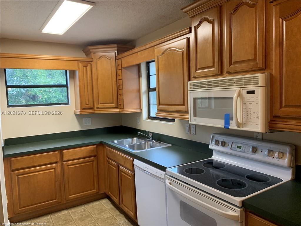 2225 N Unicorn 0 Property Photo 15