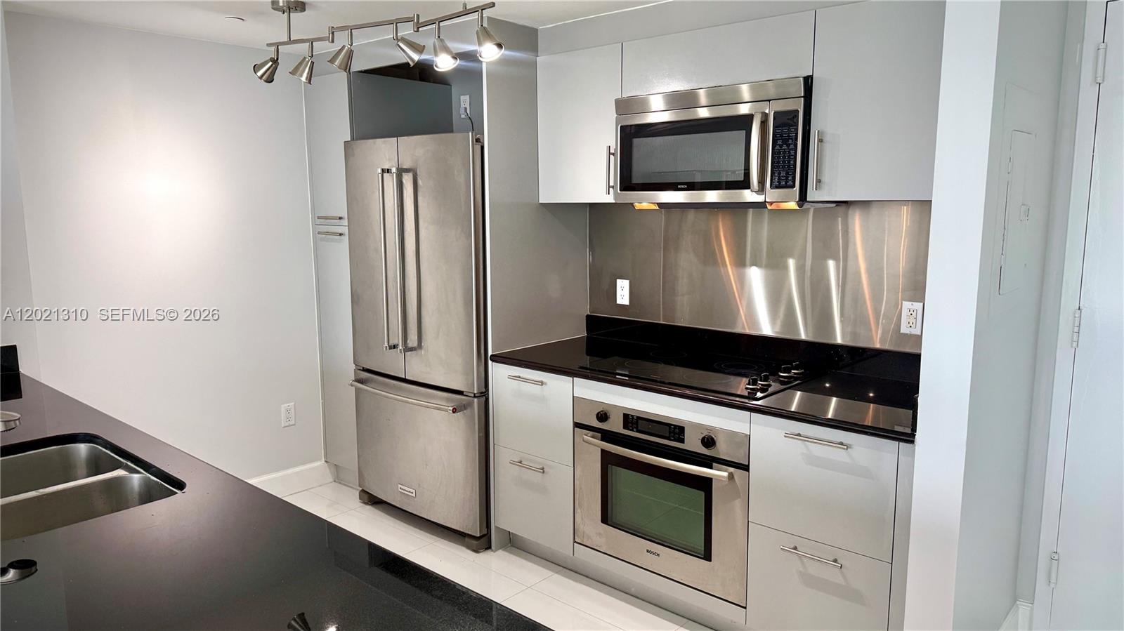 50 Biscayne Boulevard 2501 Property Photo 1
