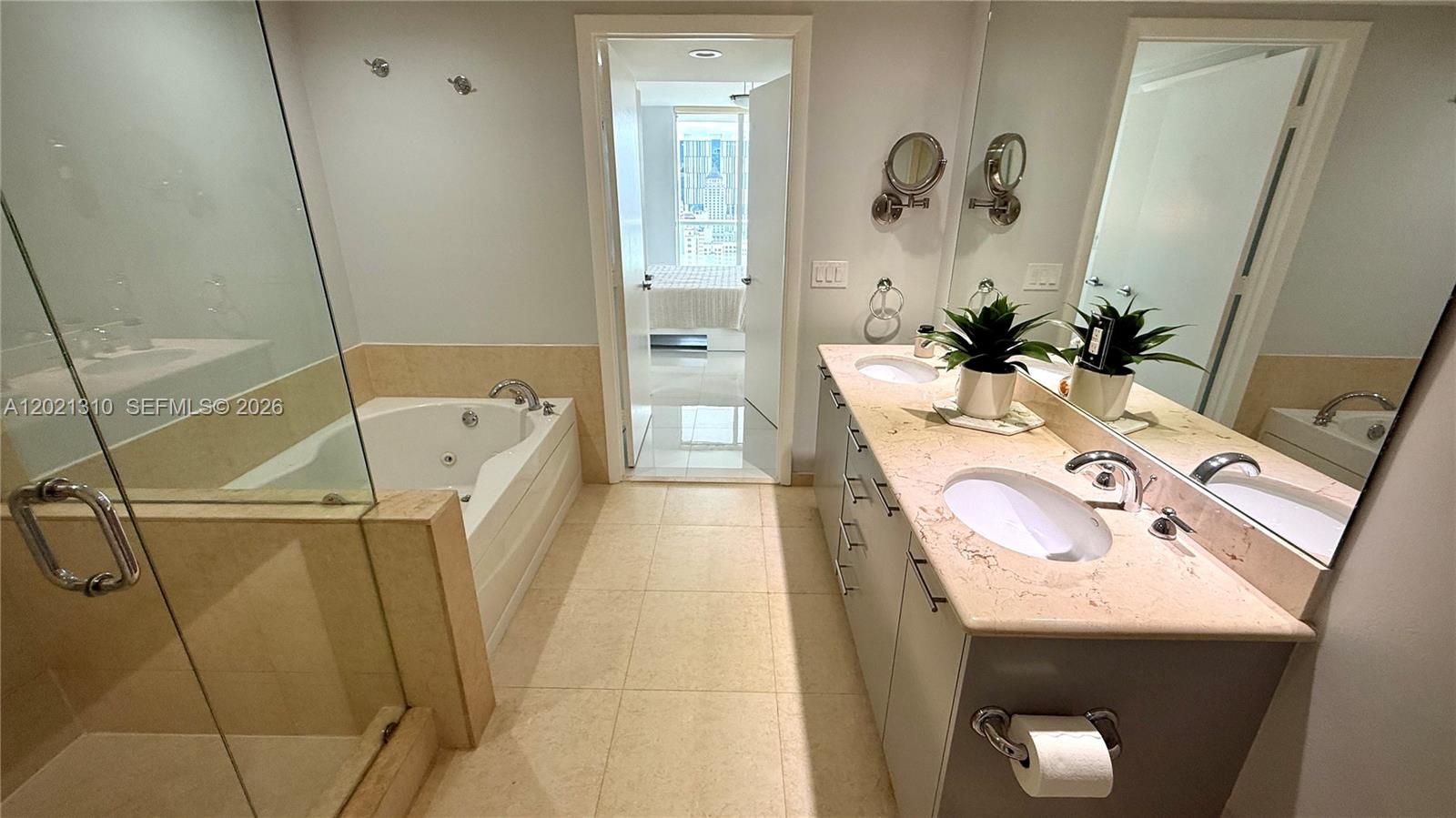 50 Biscayne Boulevard 2501 Property Photo 10