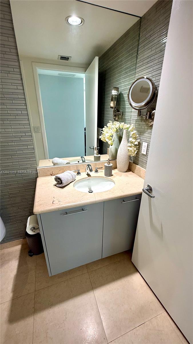 50 Biscayne Boulevard 2501 Property Photo 18