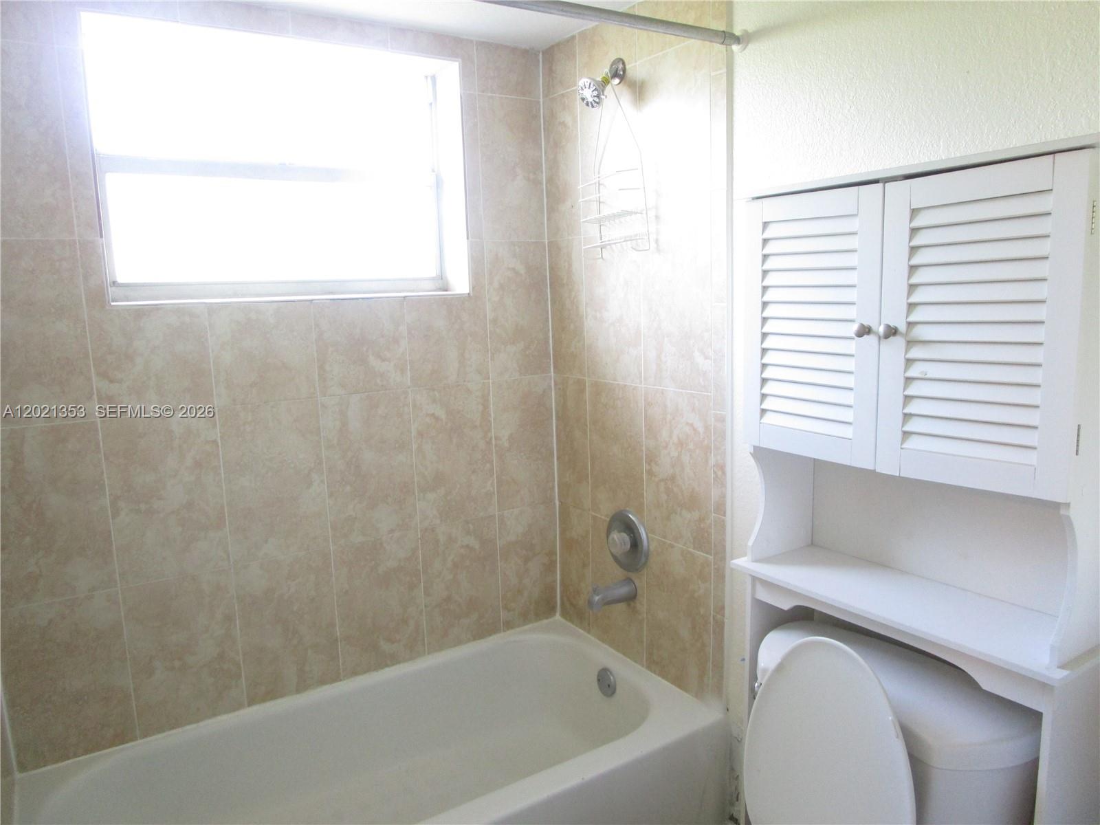 5111 W Oakland Park Boulevard 301 Property Photo 17