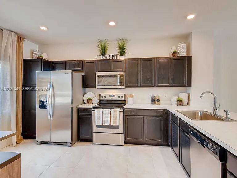 A12021364 Property Photo 4