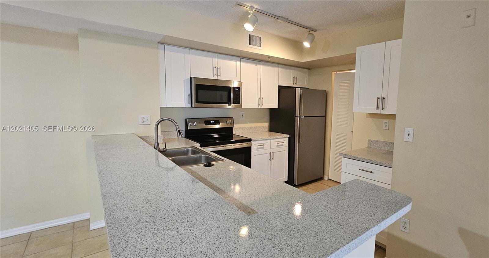 3870 Lyons Road 209-8 Property Photo 11