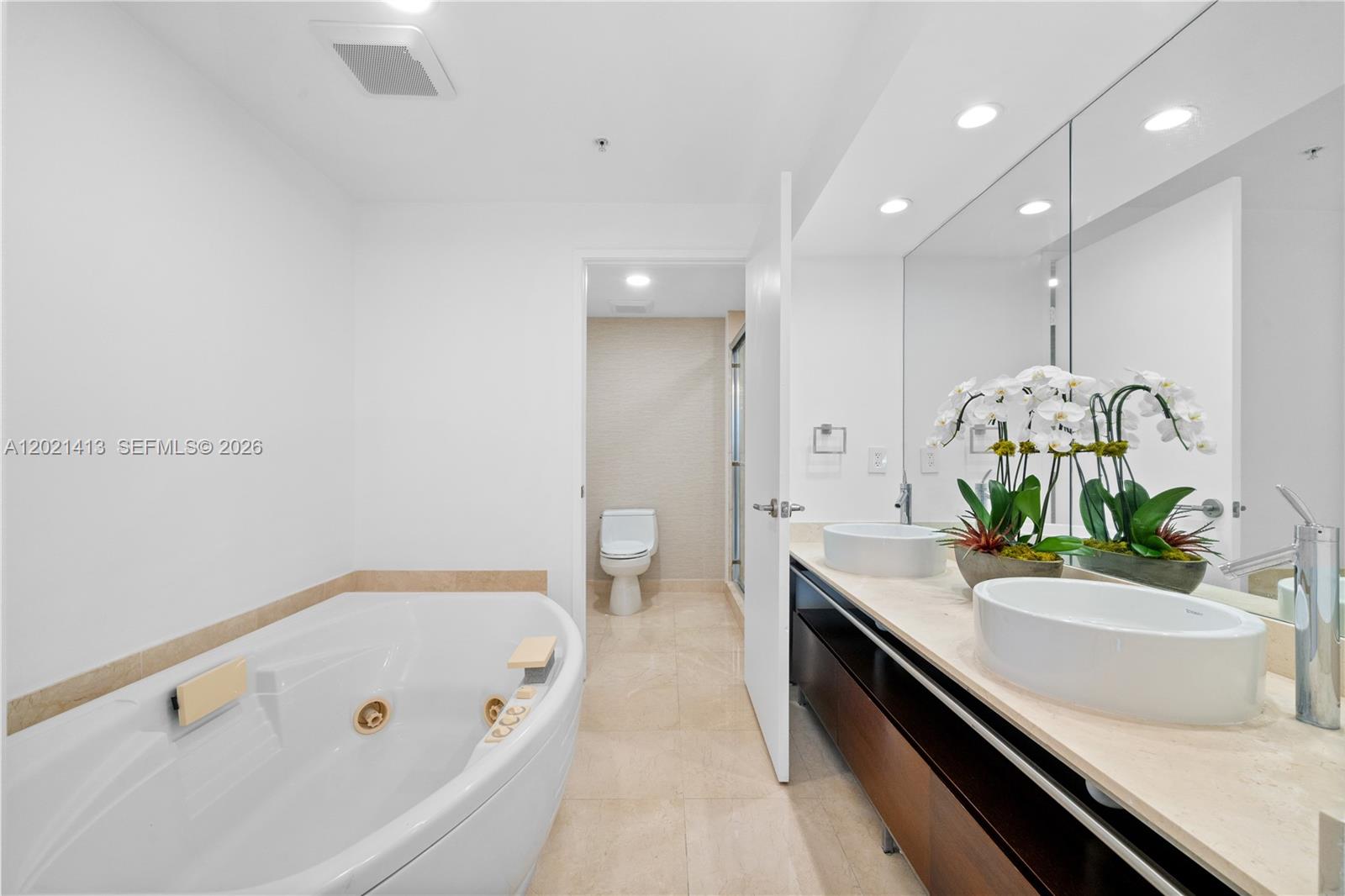 16275 Collins Avenue 1703 Property Photo 17