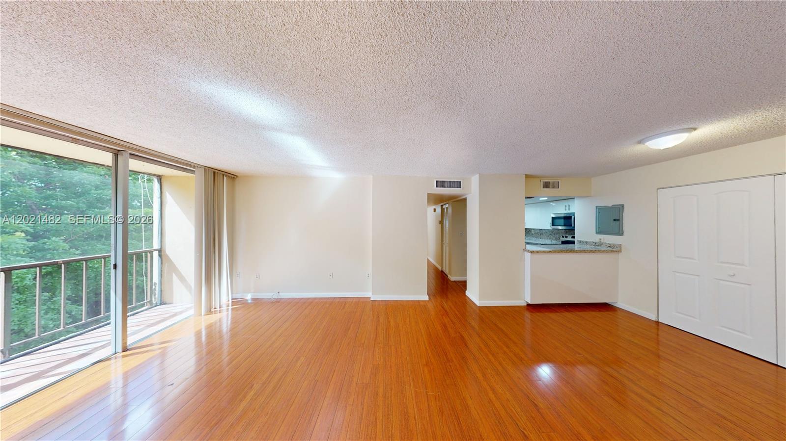 8860 Fontainebleau Boulevard 405 Property Photo 2