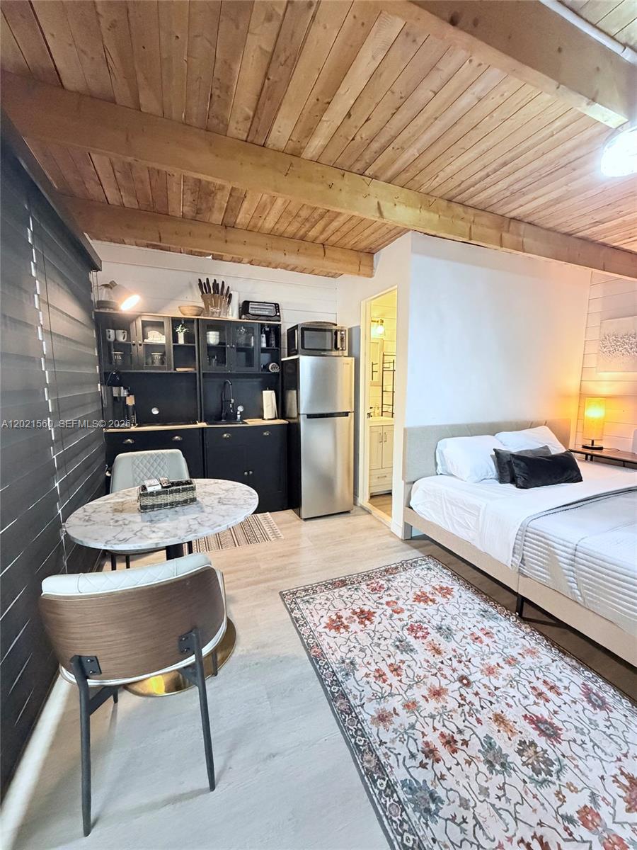 A12021560 Property Photo 3