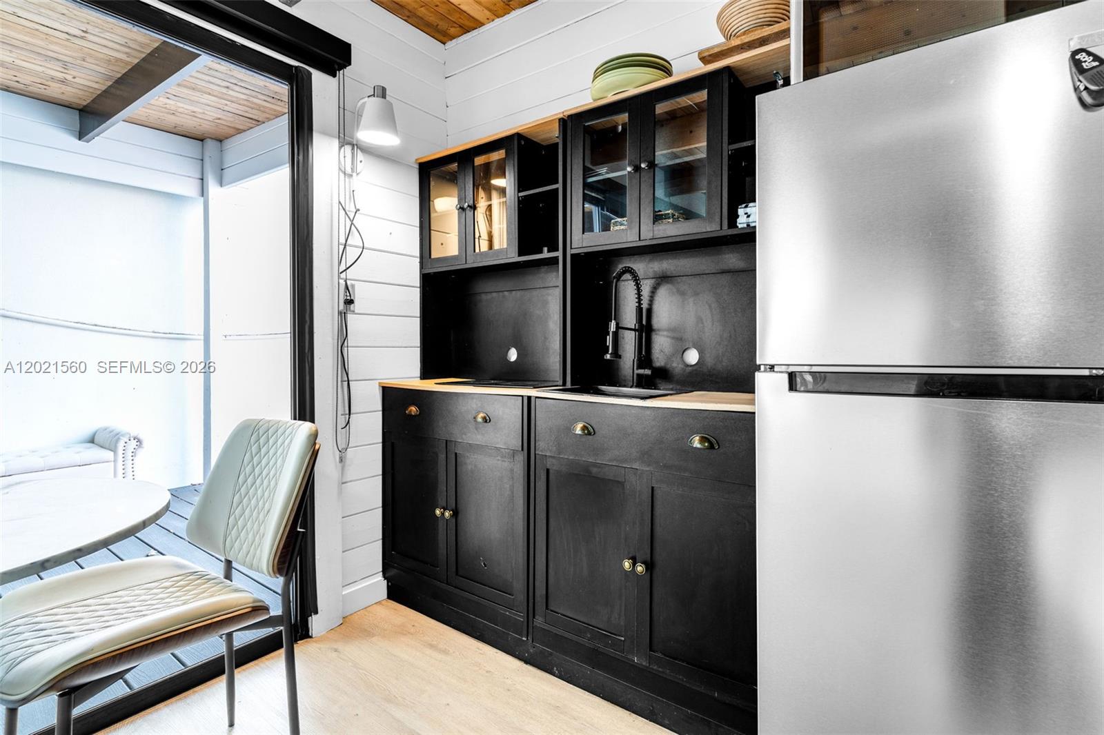 A12021560 Property Photo 14