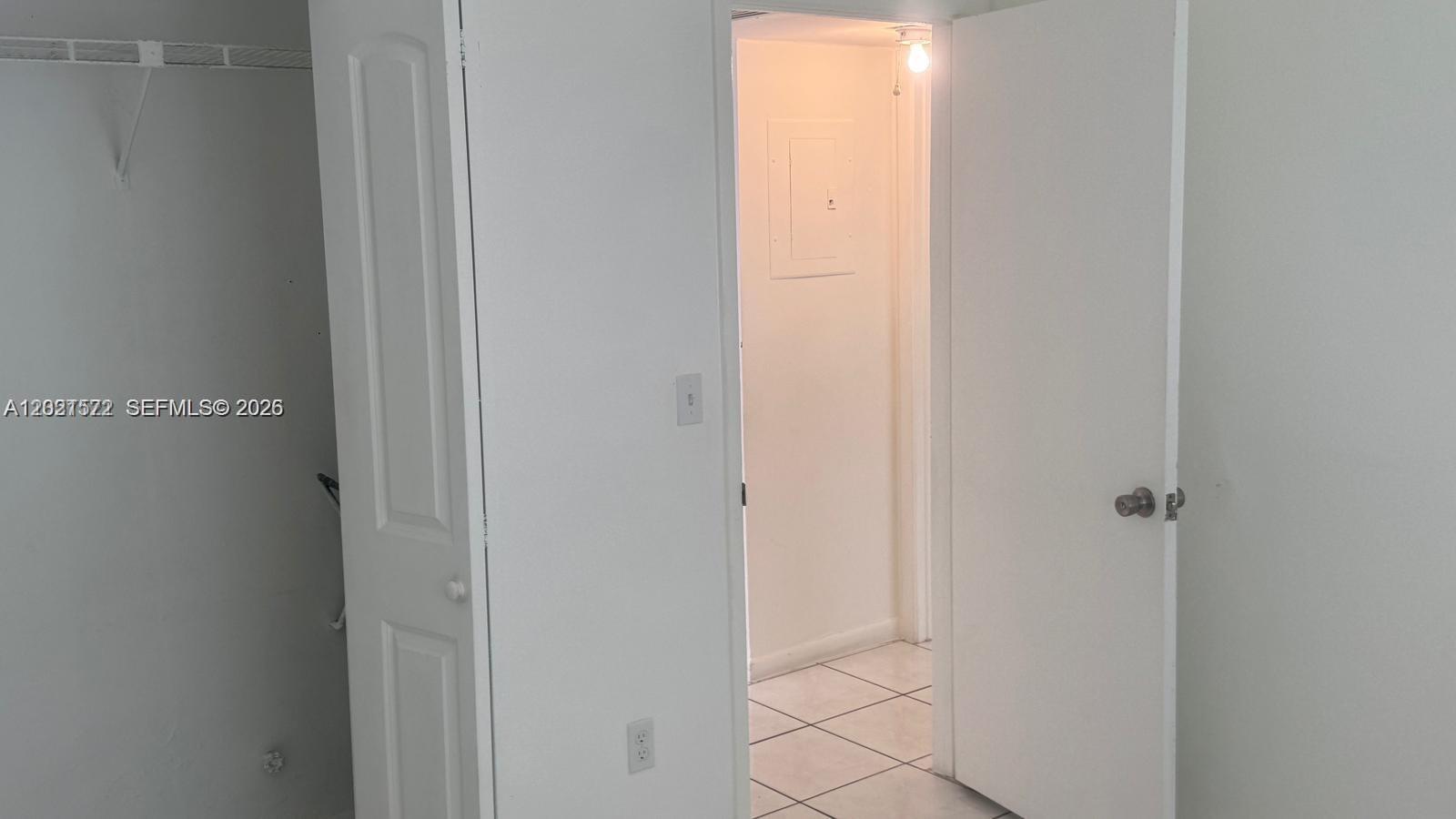 2715 W 66th Street 13-21 Property Photo 5