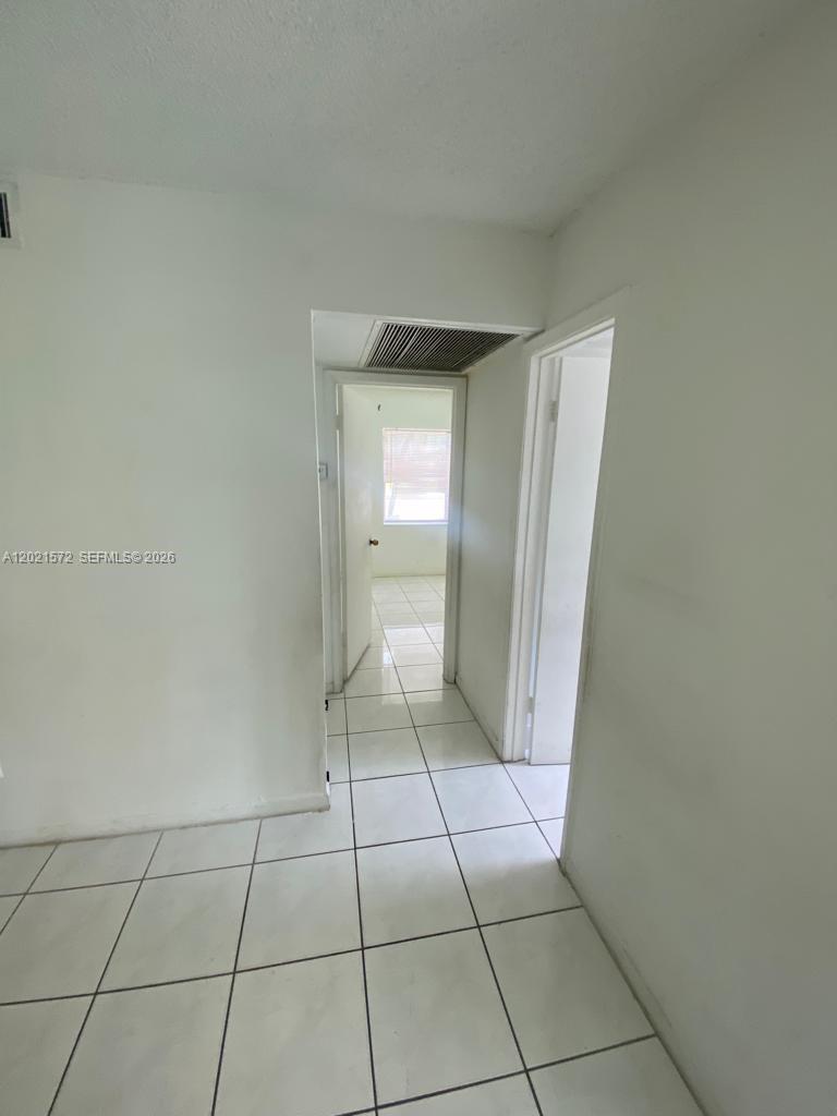 2715 W 66th Street 13-21 Property Photo 18