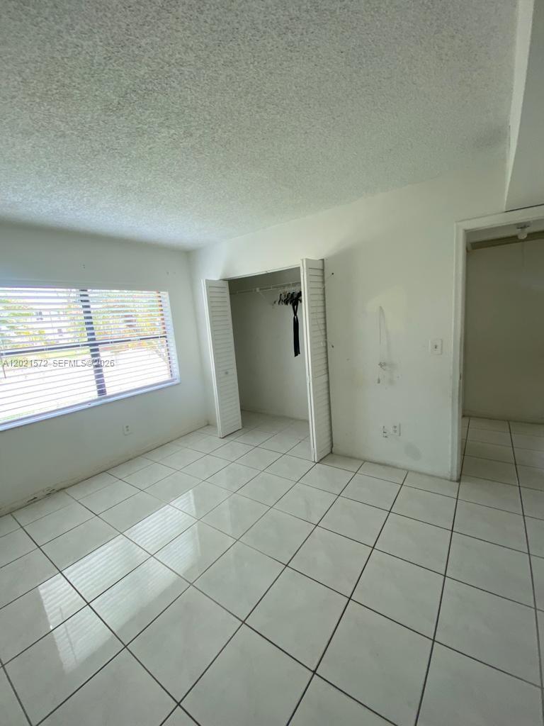 2715 W 66th Street 13-21 Property Photo 24