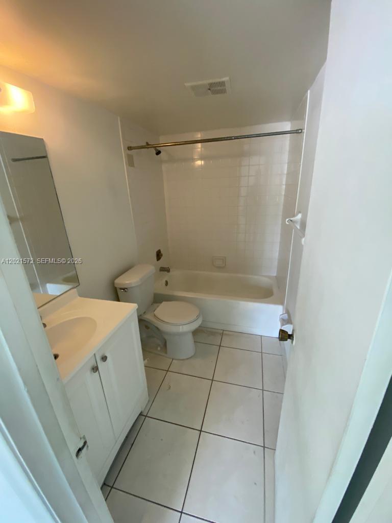 2715 W 66th Street 13-21 Property Photo 25