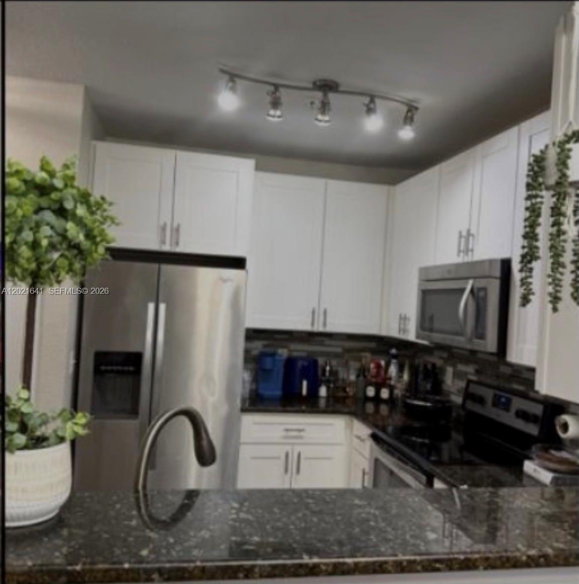 204 E South Street 1061 Property Photo 5