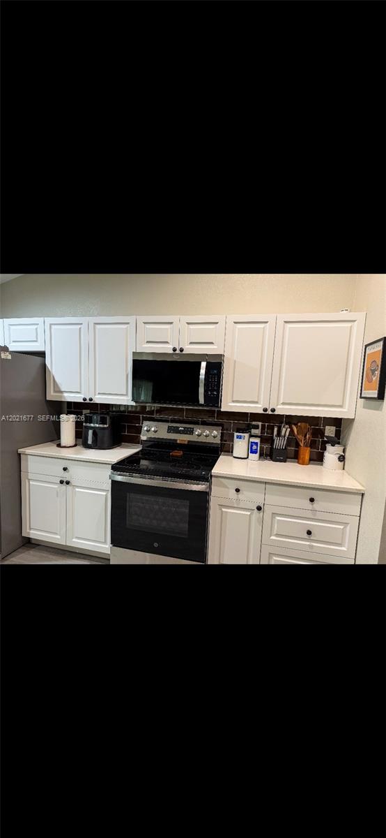 370 Hand Avenue Property Photo 19