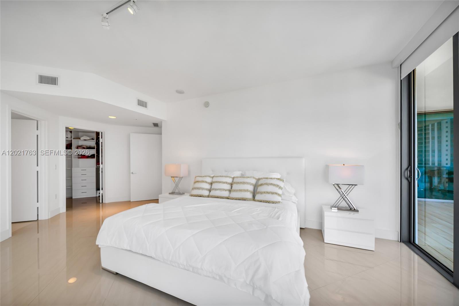 17301 Biscayne Boulevard 907 Property Photo 15