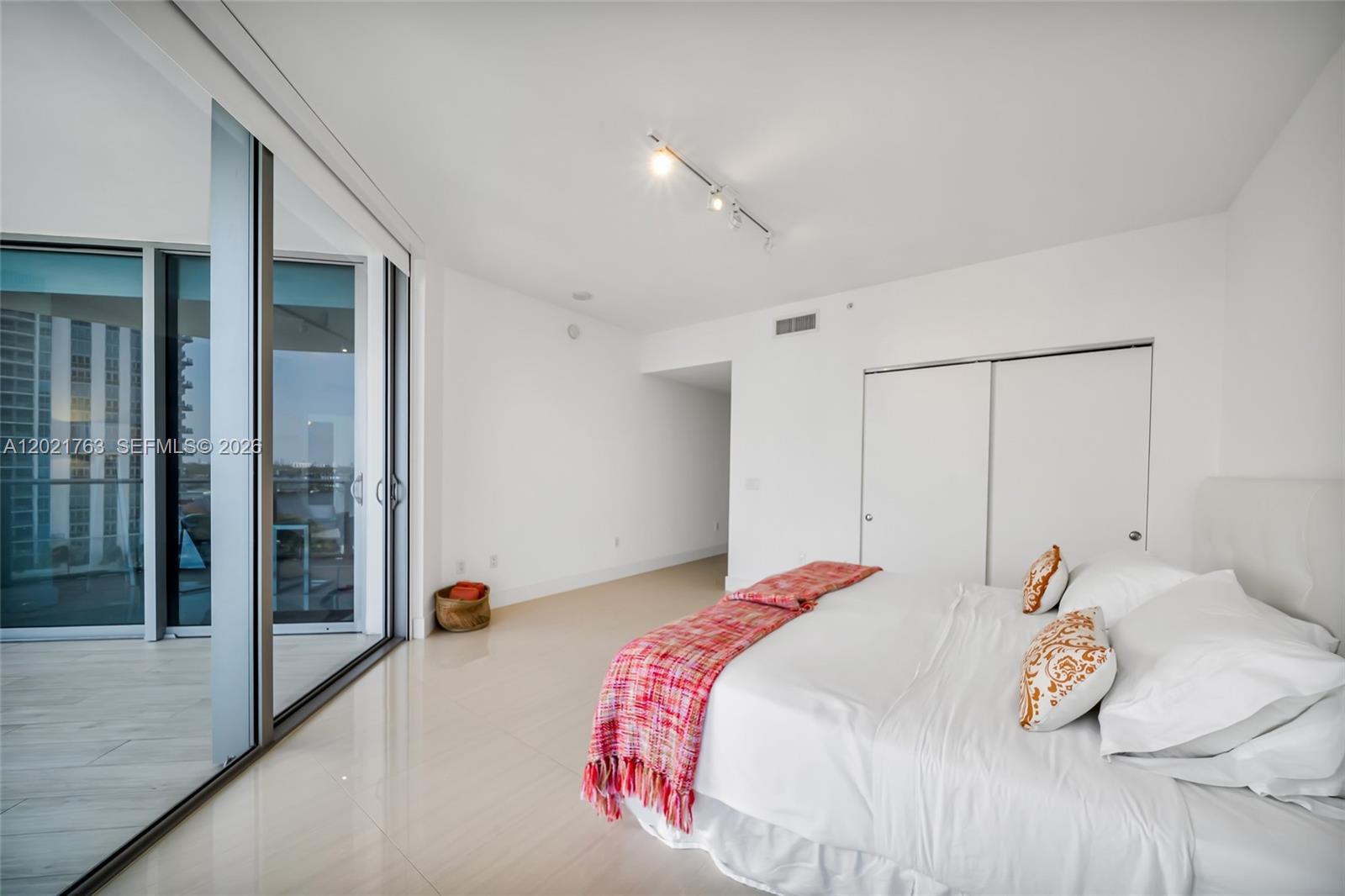17301 Biscayne Boulevard 907 Property Photo 27