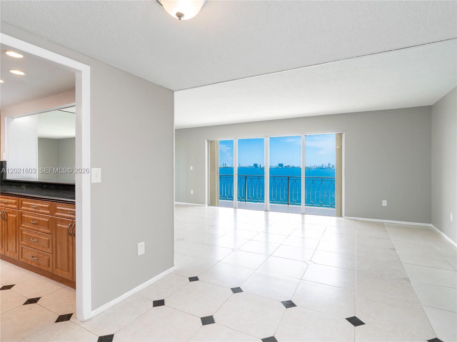 11111 Biscayne Boulevard 912 Property Photo 2