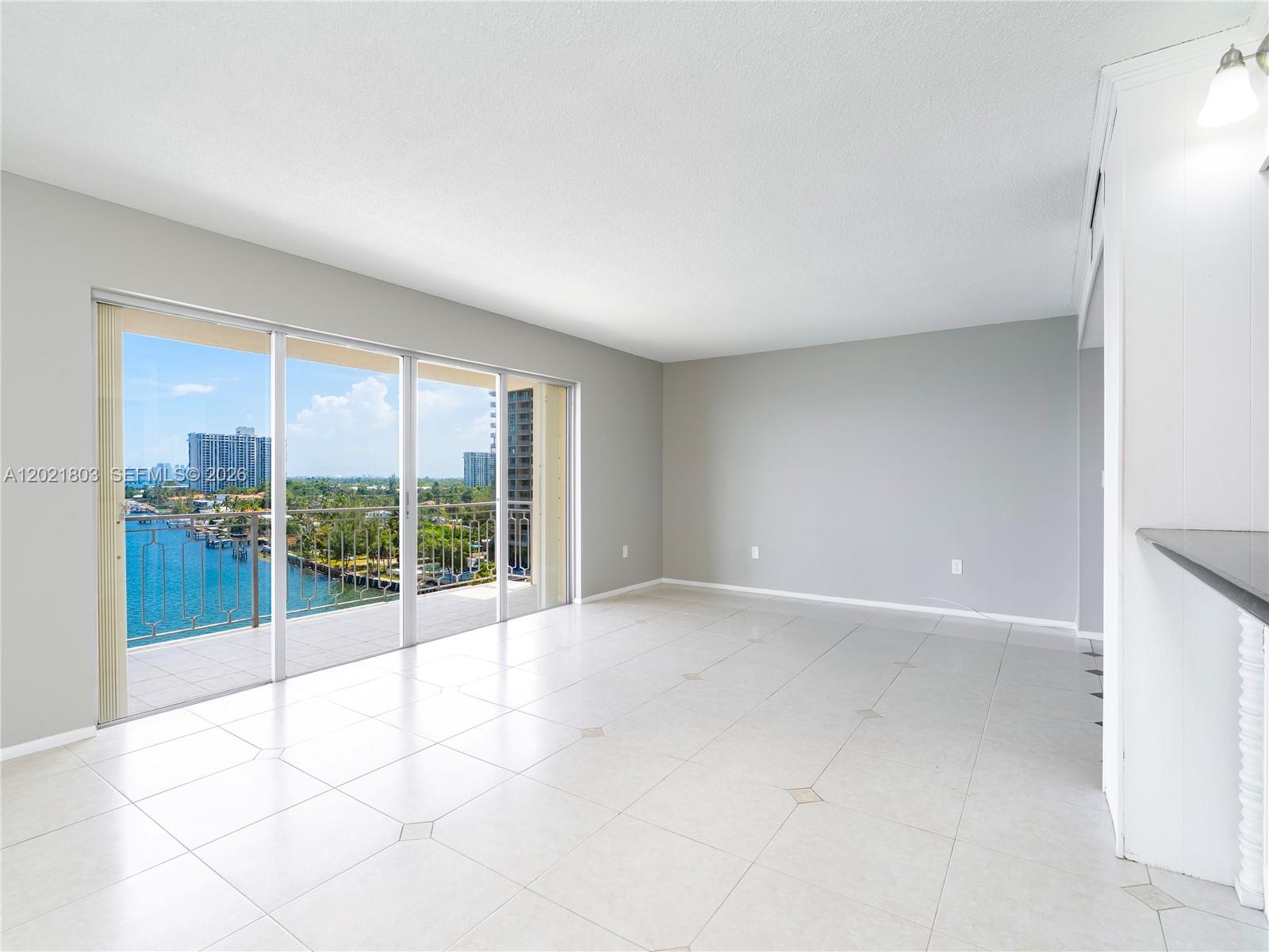 11111 Biscayne Boulevard 912 Property Photo 6