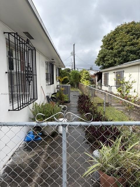336 E 41st Street Property Photo 7