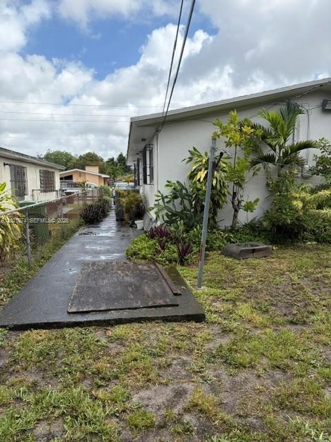 336 E 41st Street Property Photo 13
