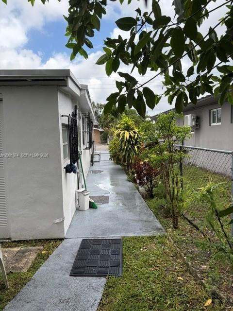 336 E 41st Street Property Photo 14
