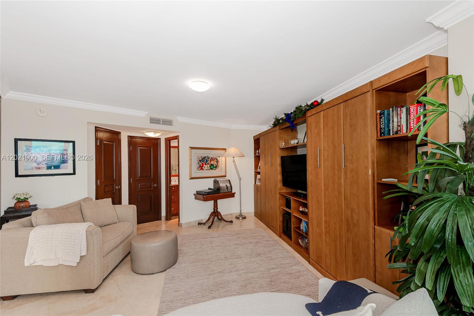 1121 Crandon Blvd E405 E405 Property Photo 17