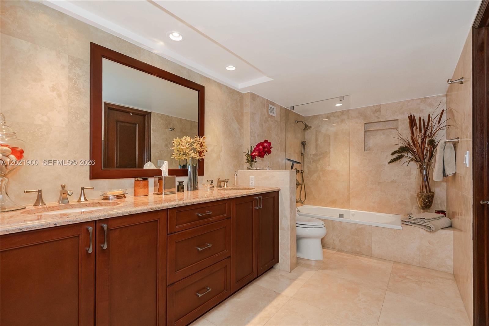 1121 Crandon Blvd E405 E405 Property Photo 24