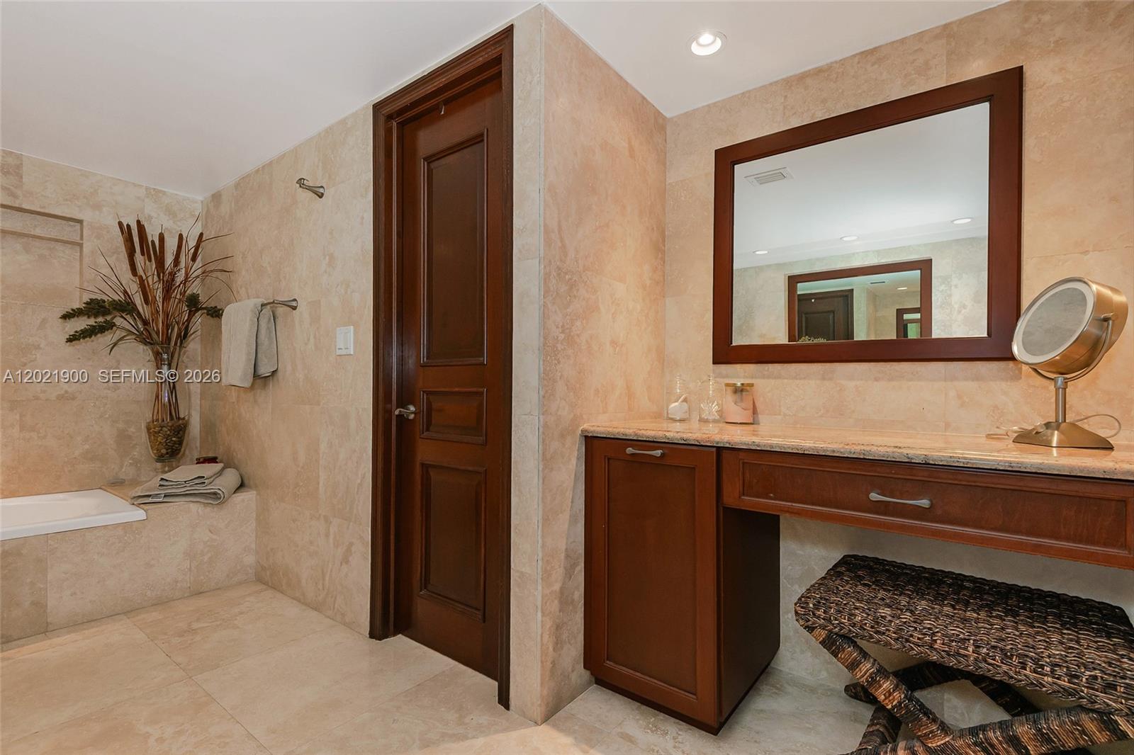 1121 Crandon Blvd E405 E405 Property Photo 25