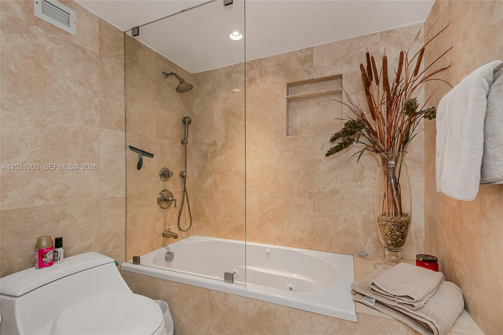 1121 Crandon Blvd E405 E405 Property Photo 26