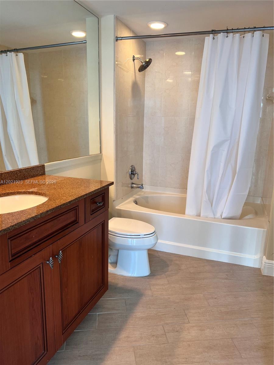 347 N New River Drive E 2206 Property Photo 5
