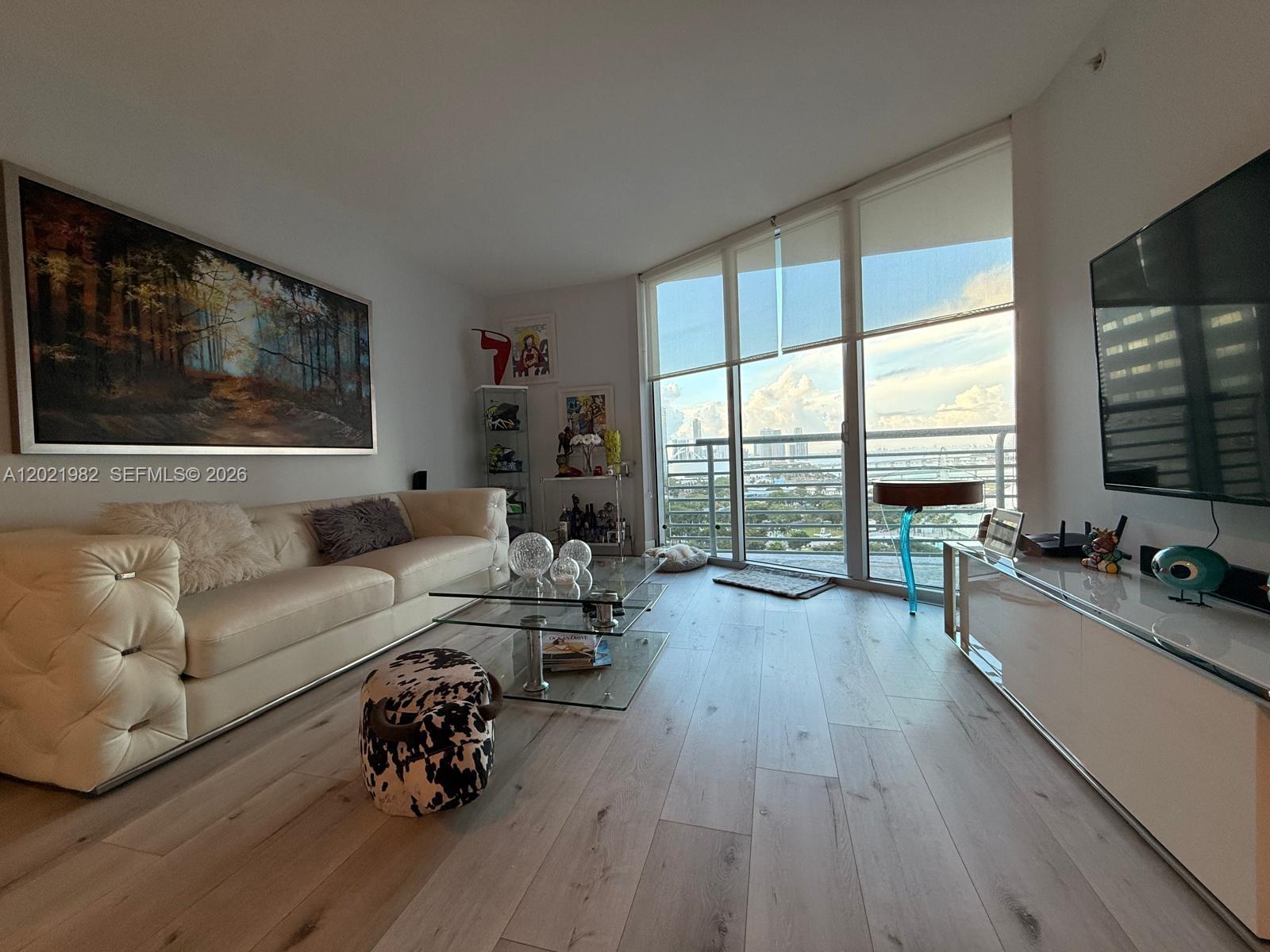 325 S Biscayne Boulevard 2024 Property Photo 3