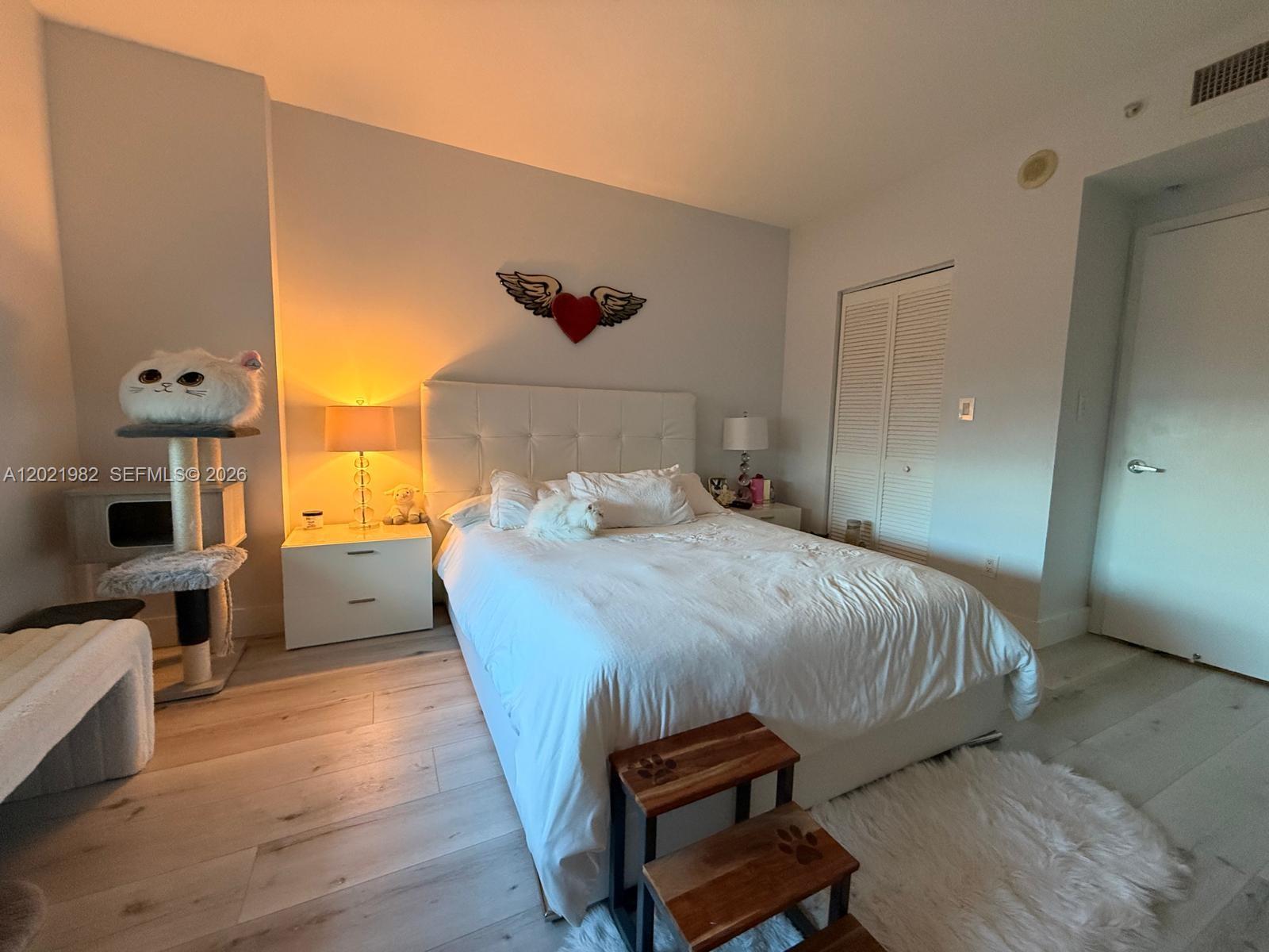 325 S Biscayne Boulevard 2024 Property Photo 6