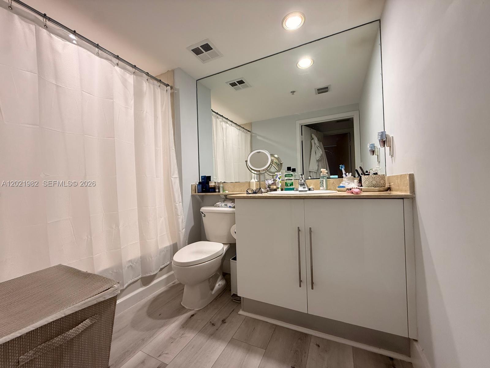 325 S Biscayne Boulevard 2024 Property Photo 7