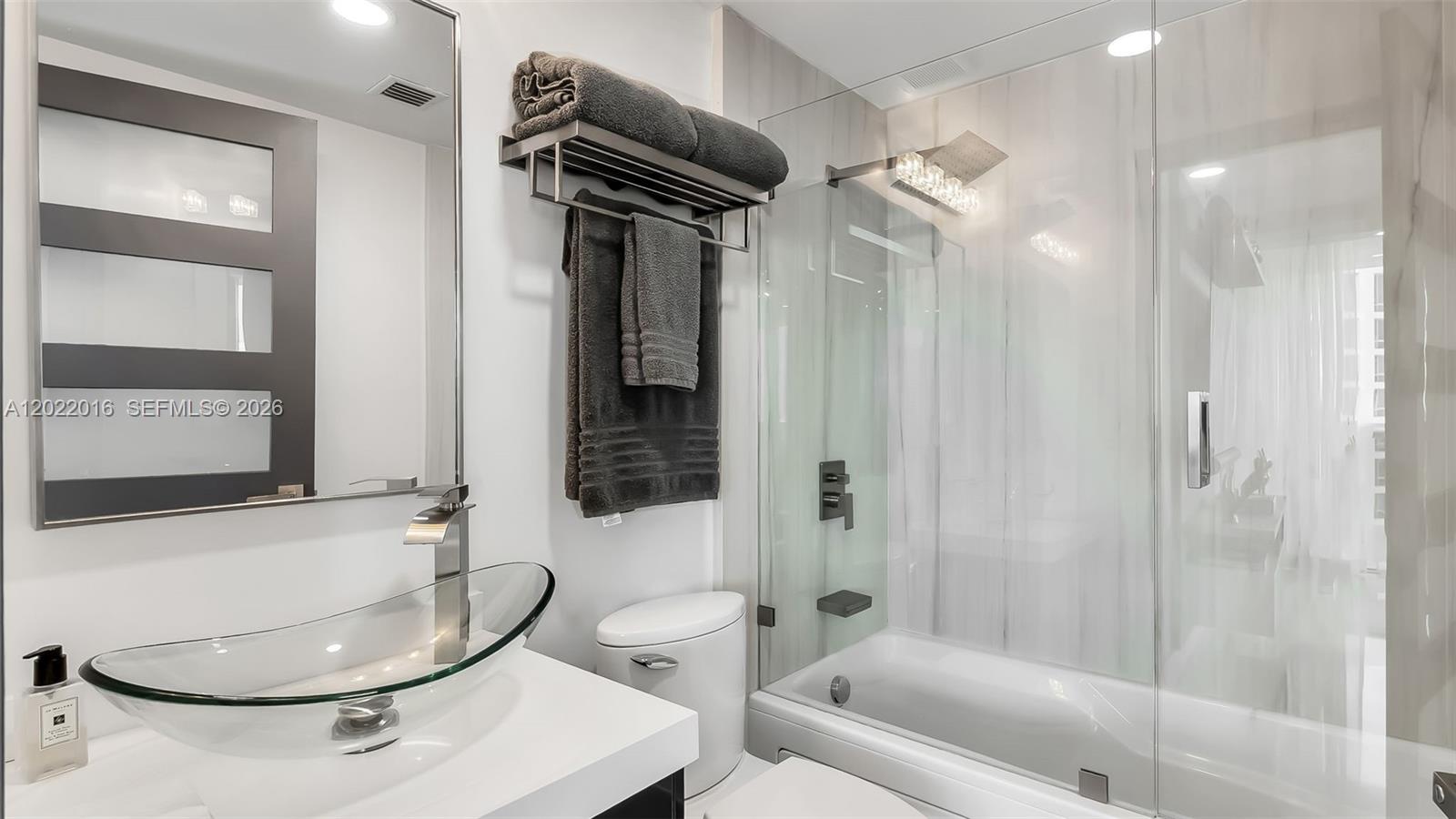 5875 Collins Avenue 1807 Property Photo 32