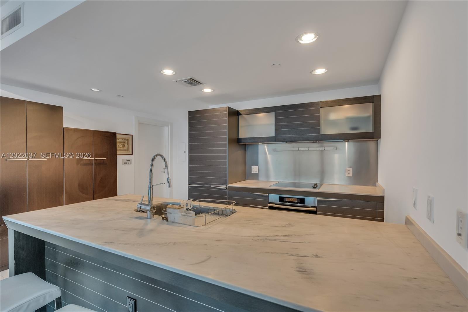 200 Biscayne Boulevard Way 3911 Property Photo 5