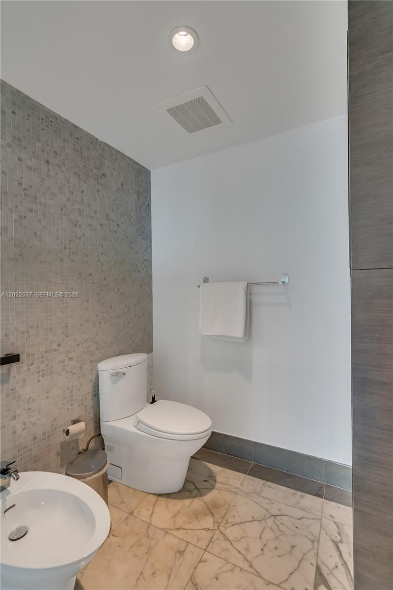 200 Biscayne Boulevard Way 3911 Property Photo 10