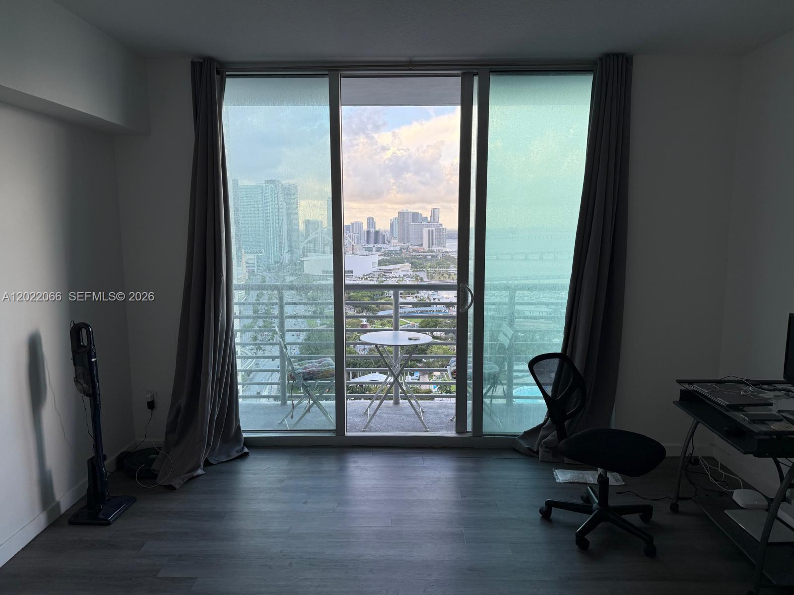 325 S Biscayne Boulevard 3620 Property Photo 4