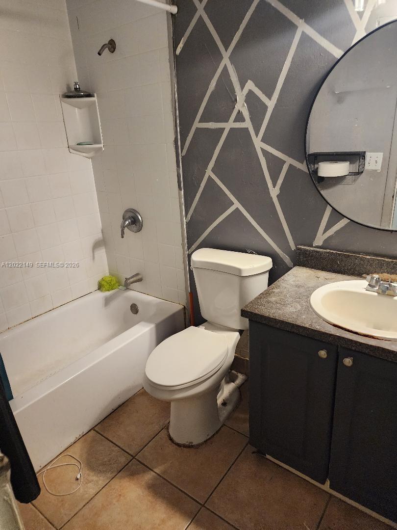 1331 S Dixie Highway 316 Property Photo 7