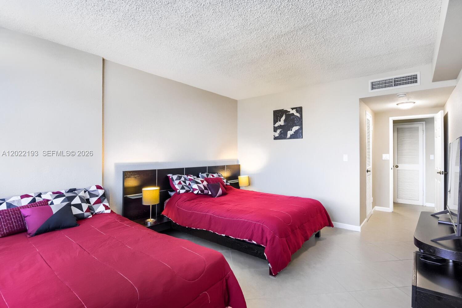 2501 S Ocean Drive 1129 (available Now-oct) Property Photo 9