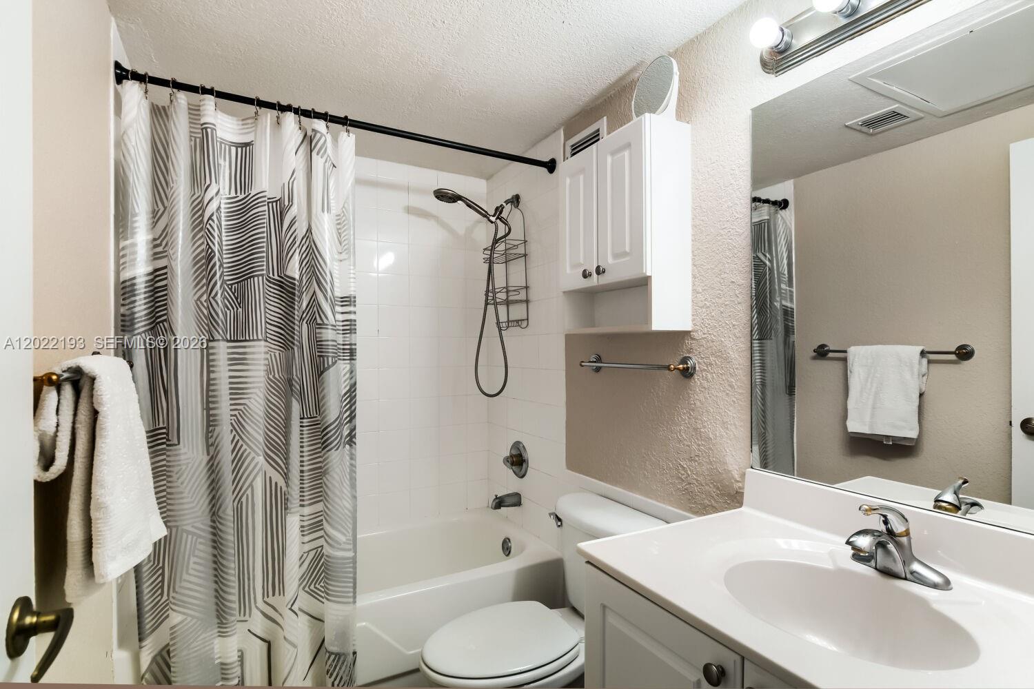 2501 S Ocean Drive 1129 (available Now-oct) Property Photo 11
