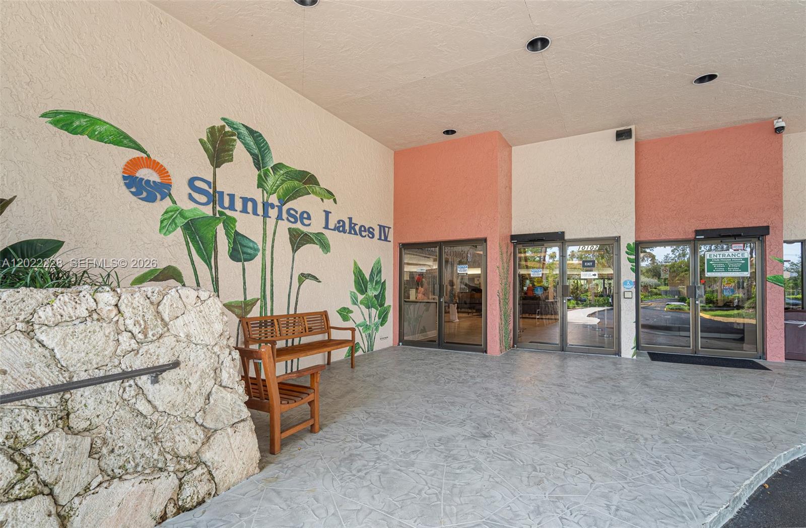 10130 Sunrise Lakes Boulevard 210 Property Photo 6