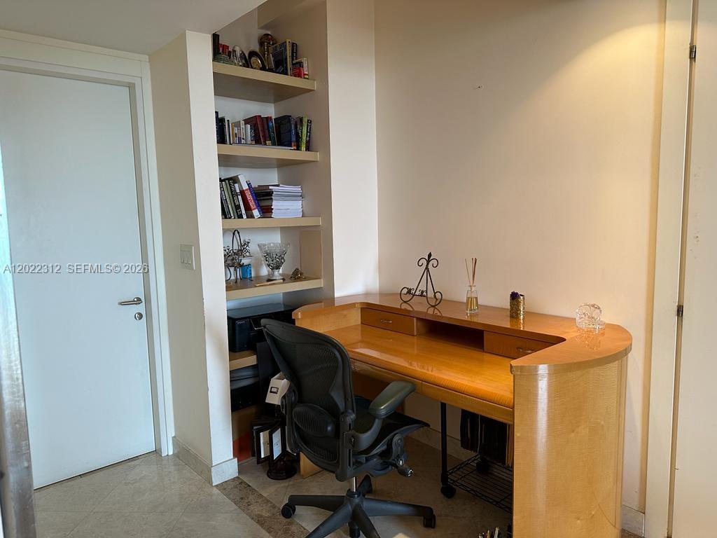 A12022312 Property Photo 16