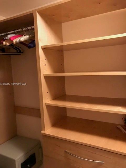 A12022312 Property Photo 17