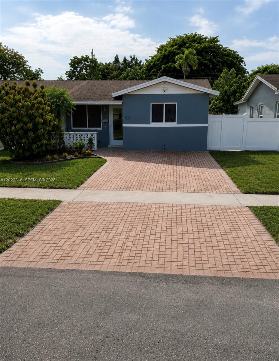A12022316 Property Photo 1