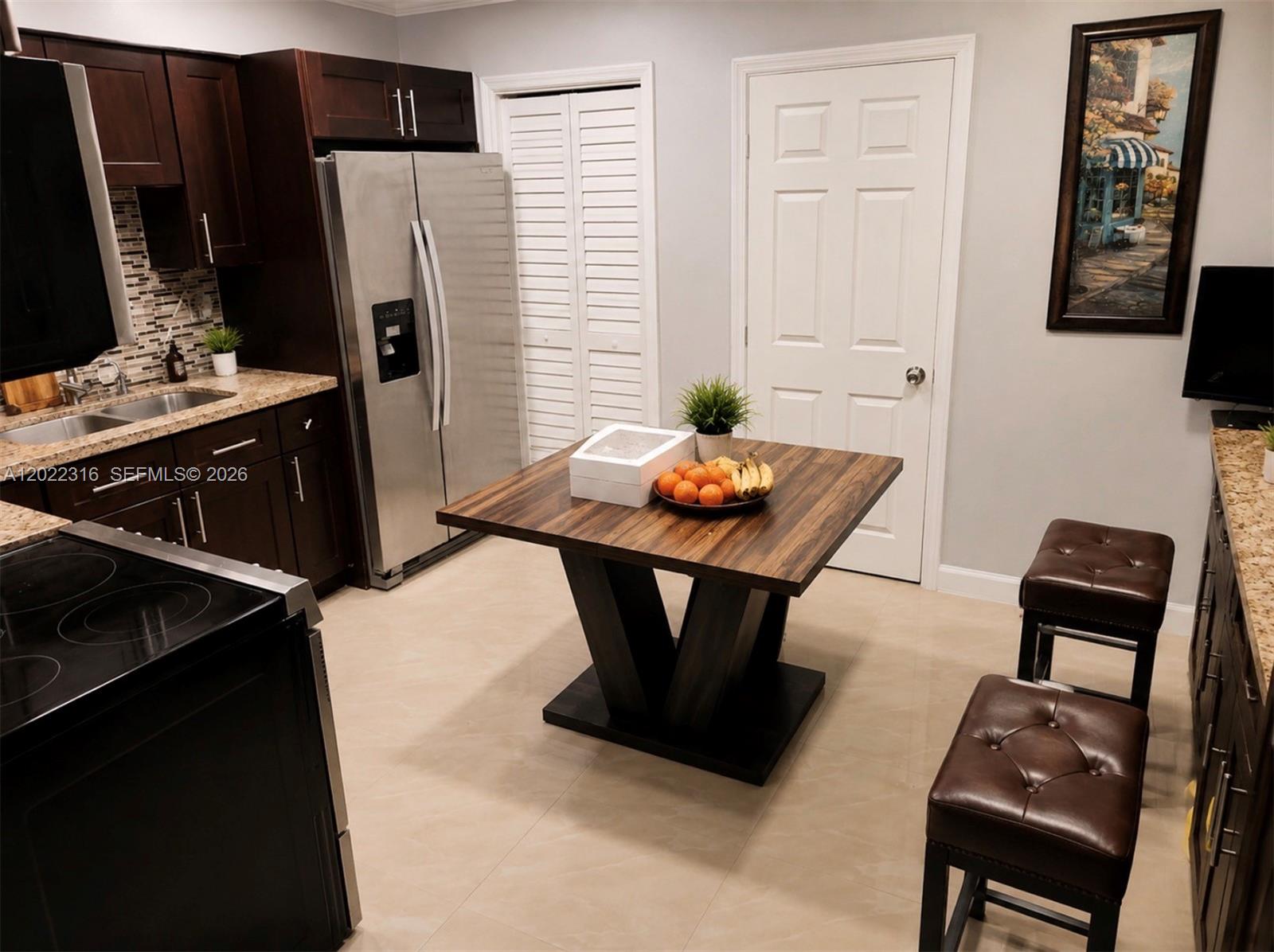 A12022316 Property Photo 3