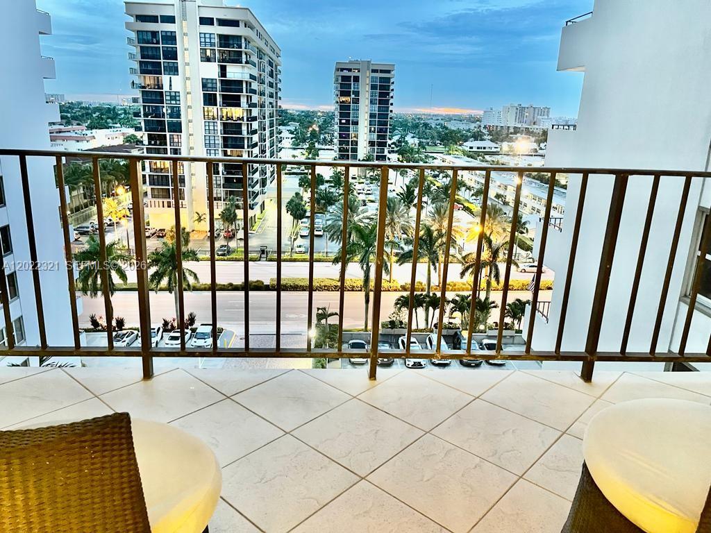 2030 S Ocean Drive 801 Property Photo 2
